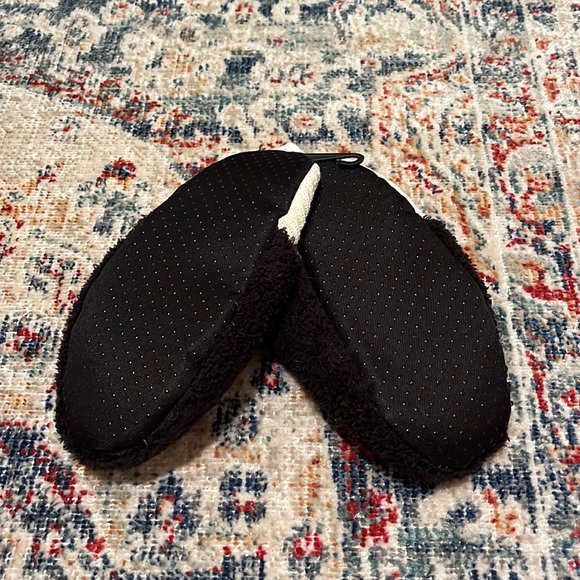 Fluffy Kitten Slippers 😺 - Picture 3 of 5